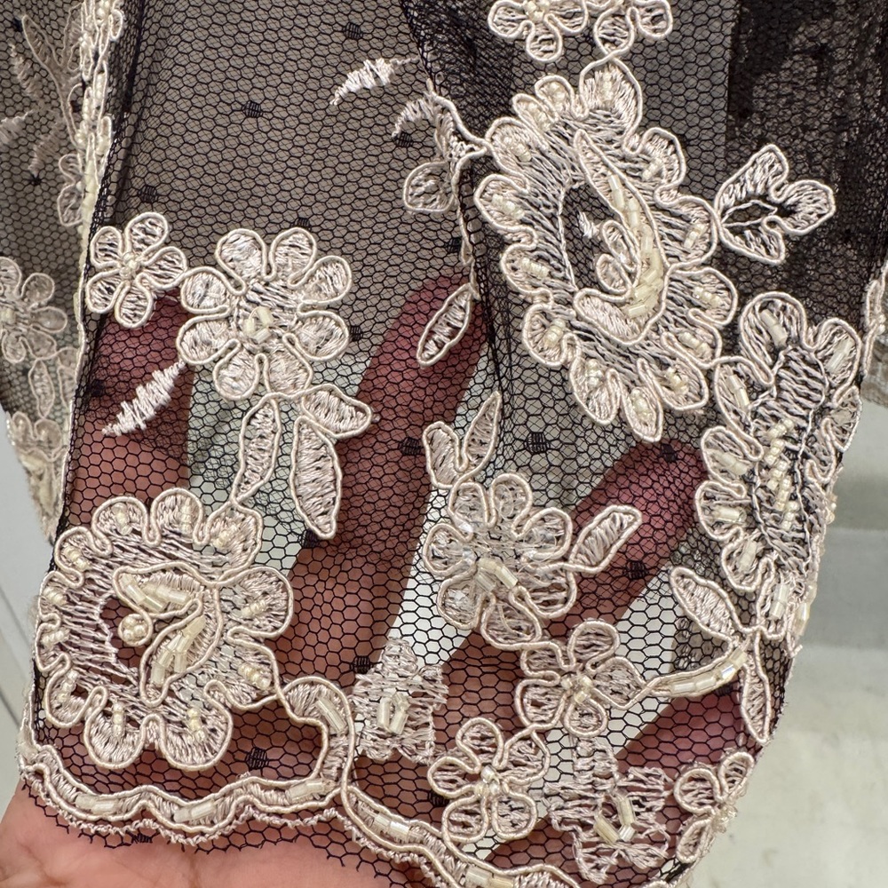 Alice + Olivia Amazing Lace Open Back Party Dress - Size 10 - Picture 13 of 13